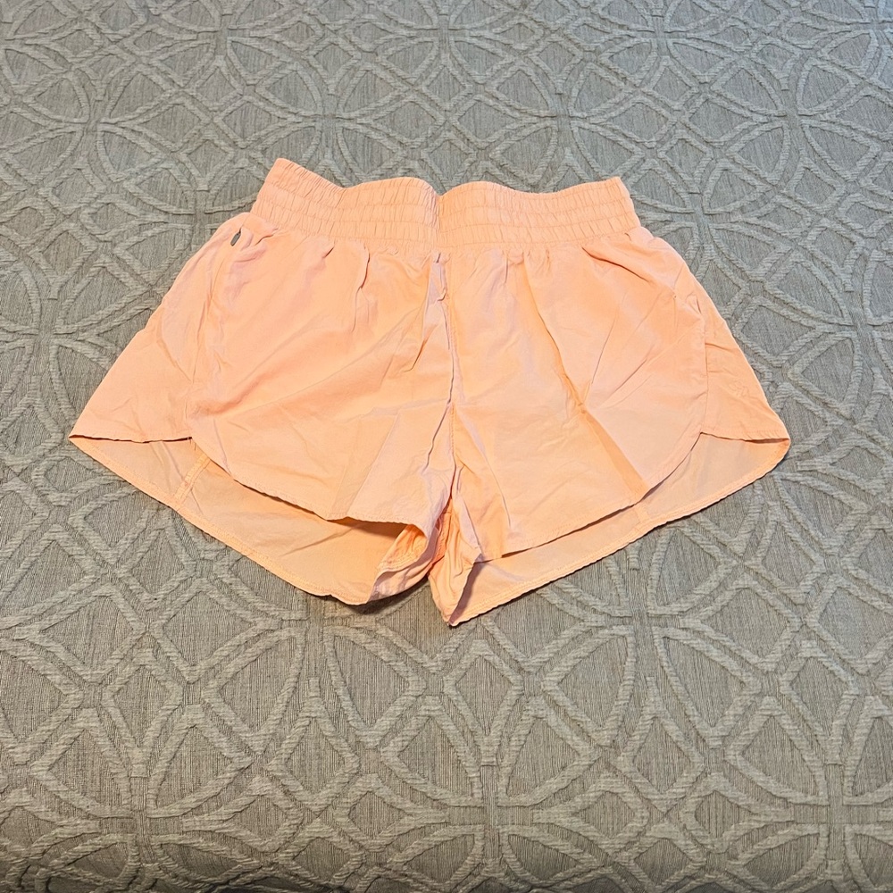 All in motion coral crinkle shorts M